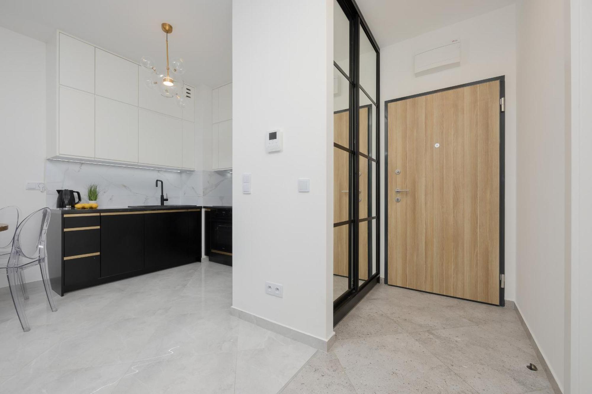 Apartment With Balcony & Parking In Warsaw By Noclegi Renters Exteriör bild