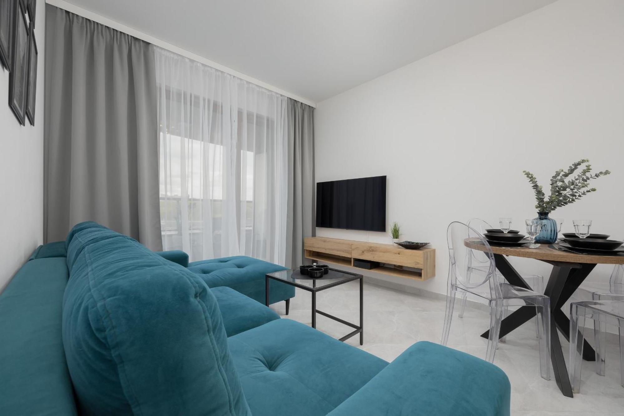 Apartment With Balcony & Parking In Warsaw By Noclegi Renters Exteriör bild